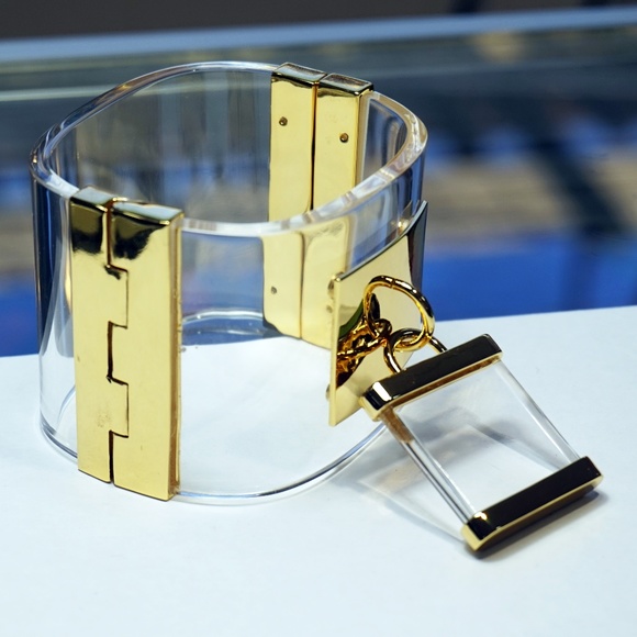 RUNWAY CLEAR LUCITE GOLD 2 1/8" WIDE BRACELET - Picture 1 of 8